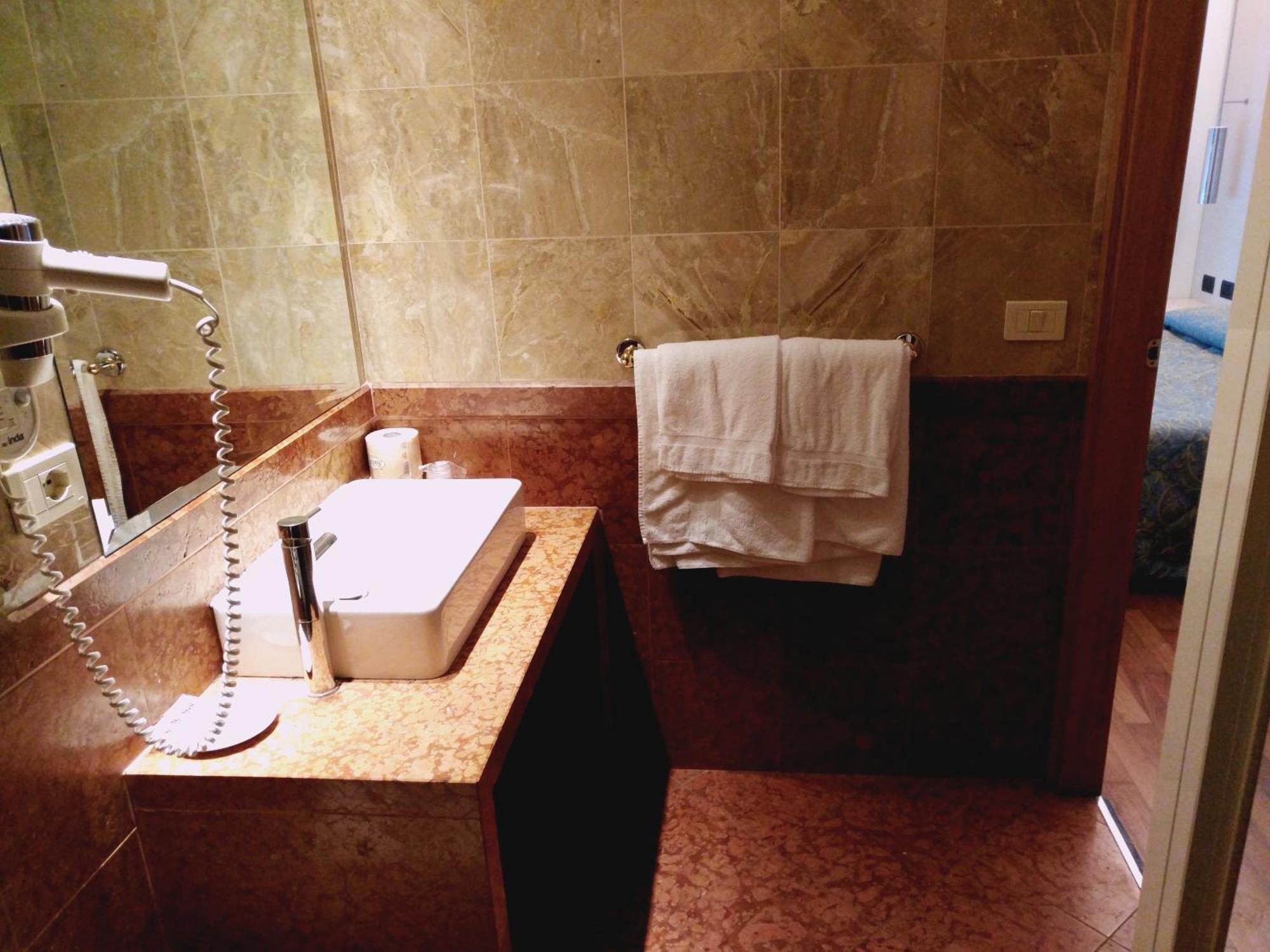 Columbus Hotel 4*