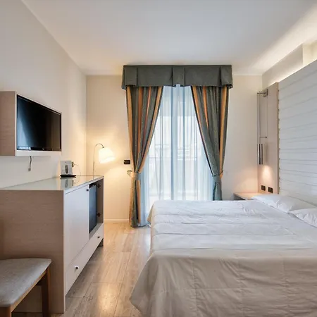 Hotel Columbus Lignano Sabbiadoro Exterior photo