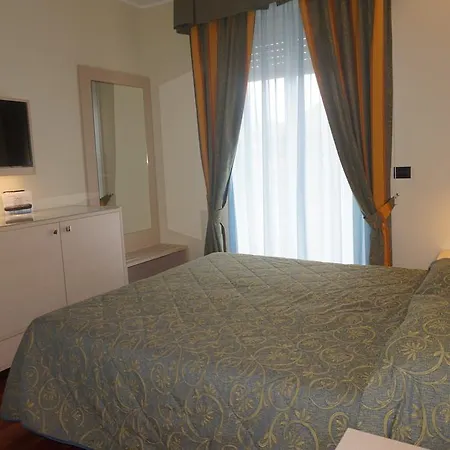 Hotel Columbus Lignano Sabbiadoro Exterior photo