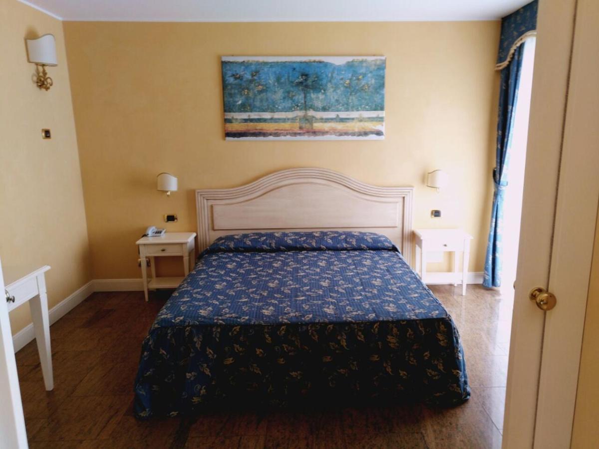 Columbus 4*
